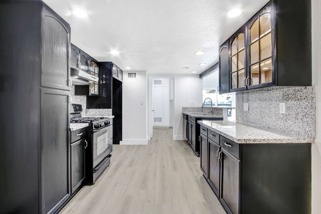 Building Photo - Coming soon! Single Story 3/2 Move-In Read...