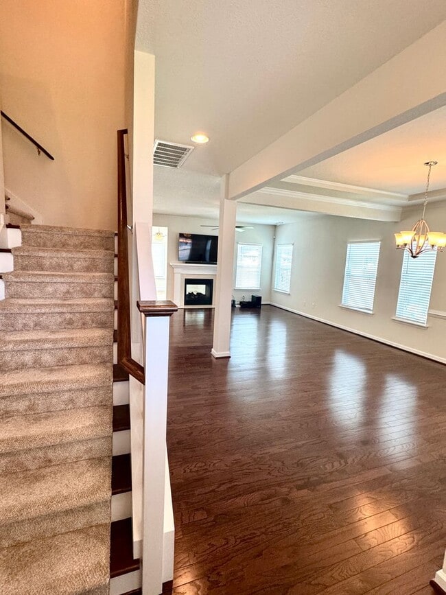 Building Photo - Spacious Suffolk Home in Desirable Bennett...