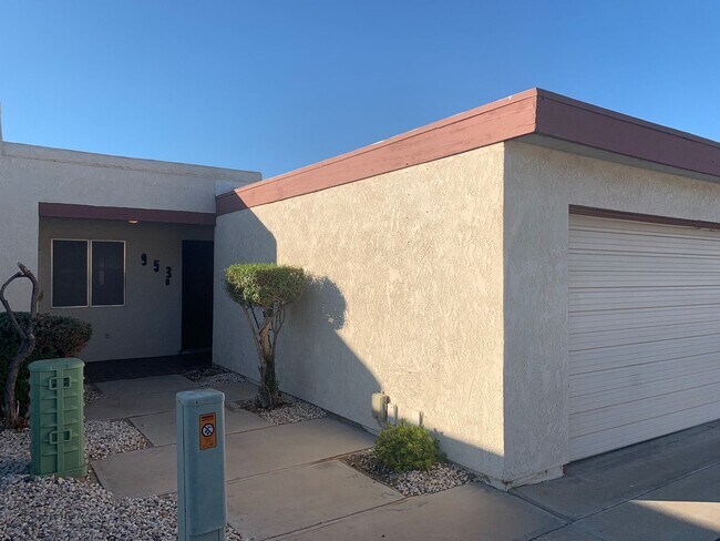 Building Photo - 953 W Cortez Ln