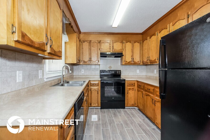 Building Photo - 124 Shade Tree Ct