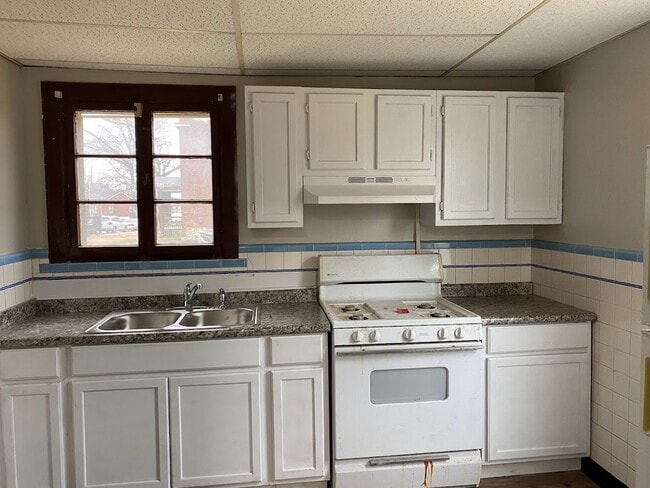 Building Photo - 4218 Edgewood Blvd