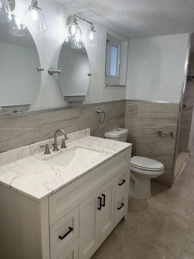 Building Photo - 2670 W 76th St
