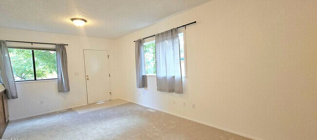 Building Photo - Sweet deal! 3bed/1bath Single Family home in West Seattle