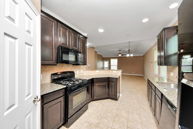 Building Photo - 7714 Guldan Dr