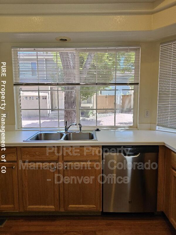 Building Photo - 1298 Braewood Ave