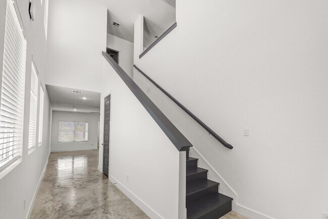 Building Photo - 3008 Alpha Wolf Ct