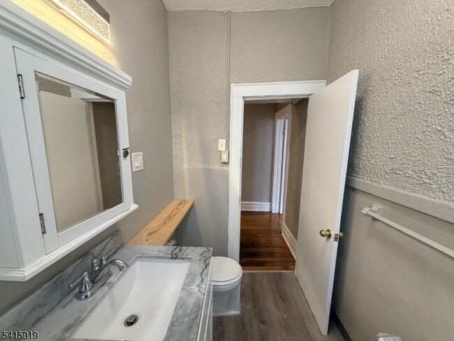 Building Photo - 16 Irving St