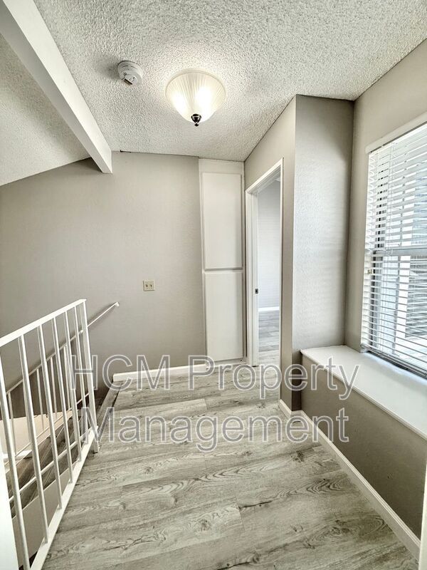 Building Photo - 12168 Mt Vernon Ave