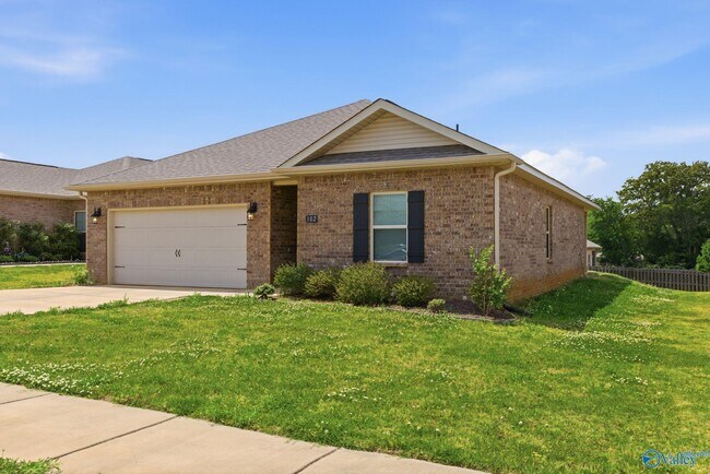 Building Photo - 102 Derbyshire Dr