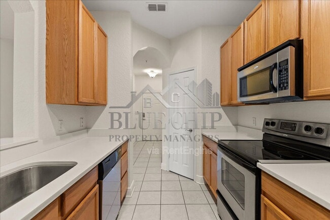 Building Photo - 6402 Cava Alta Dr