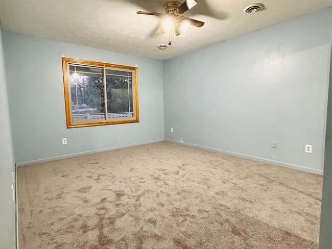 Building Photo - Large Lot, Beautiful Home in Milford
