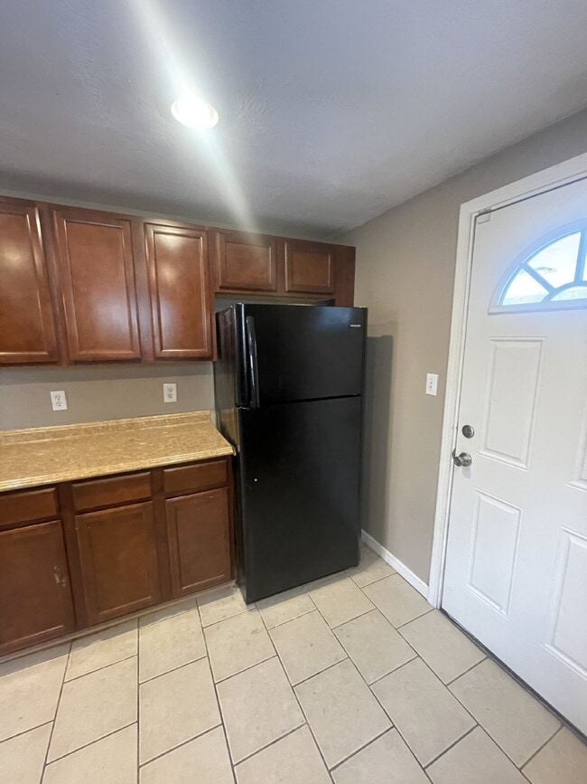 Building Photo - 149 Parkwood Rd