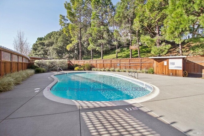 Building Photo - 5221 Shelter Bay Ave