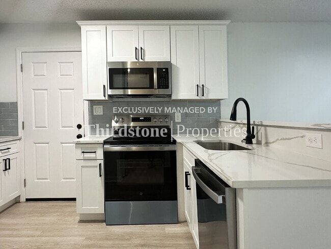 Building Photo - 1732 W 44th St