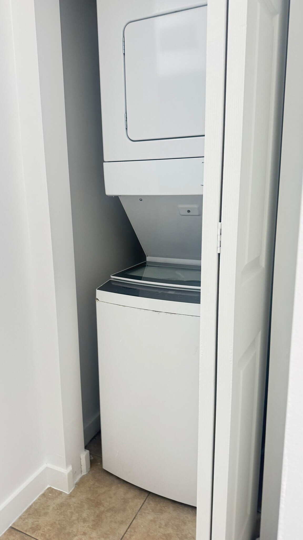 Building Photo - 7845 W 5th Ct