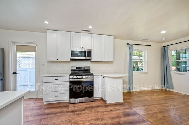 Building Photo - 254 G Ave