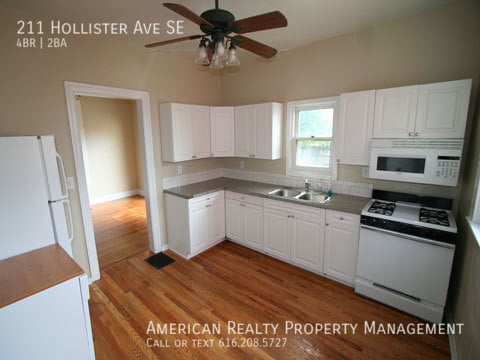 Building Photo - 211 Hollister Ave SE