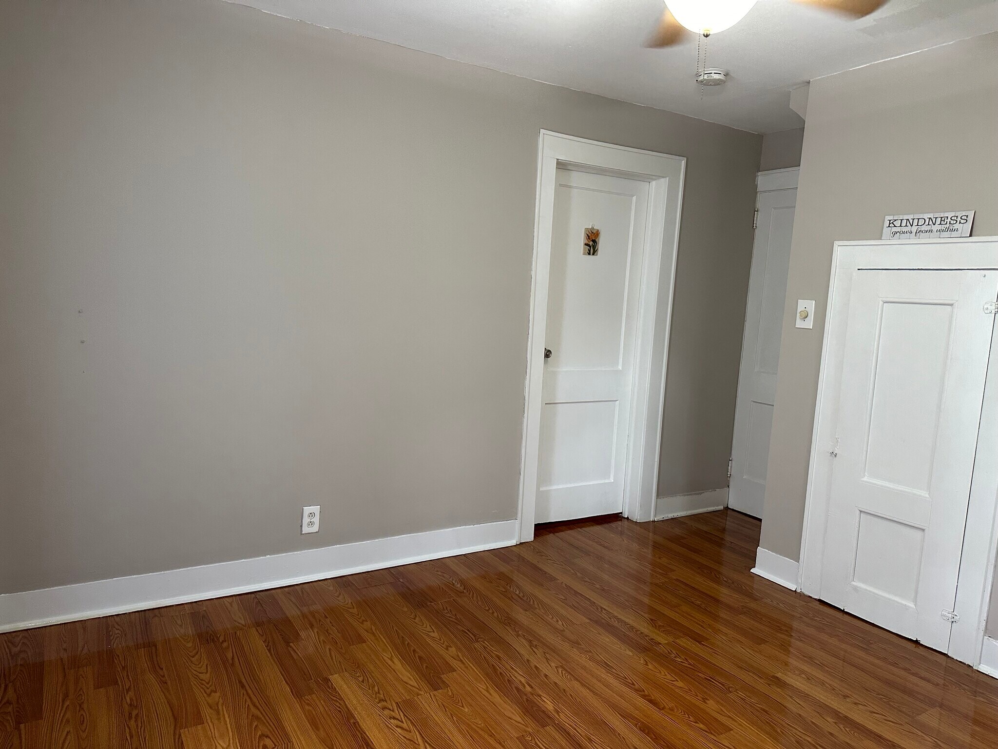 Building Photo - 918 W Camplain Rd