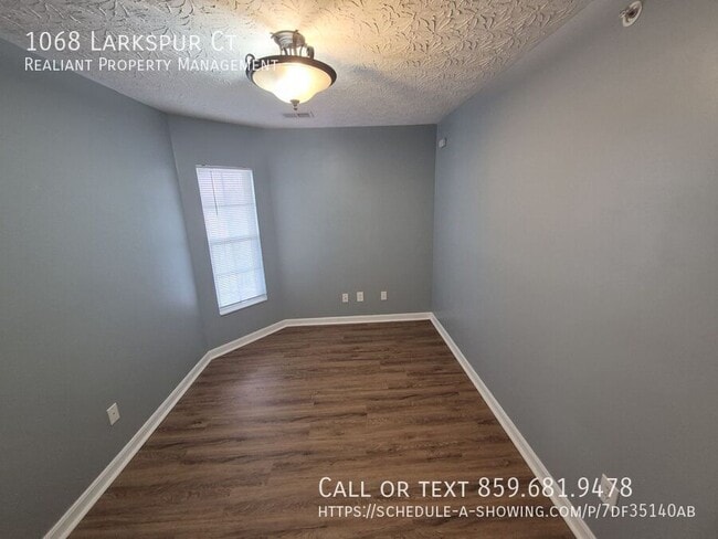 Building Photo - 1068 Larkspur Ct