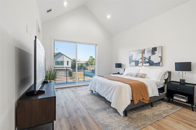 Building Photo - 4218 Nichols St