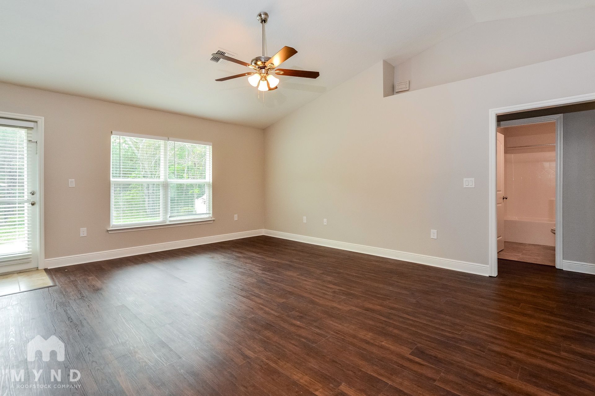 Building Photo - 1947 Angel Fish Loop