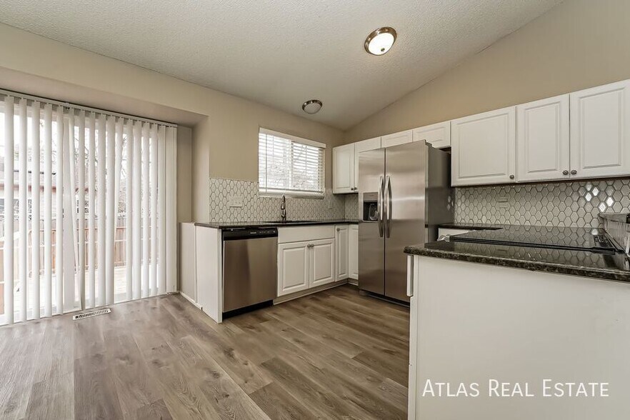 Building Photo - 4324 N Liverpool St