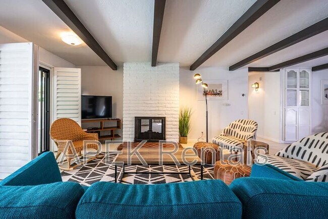 Building Photo - 1970 S Joshua Tree Pl