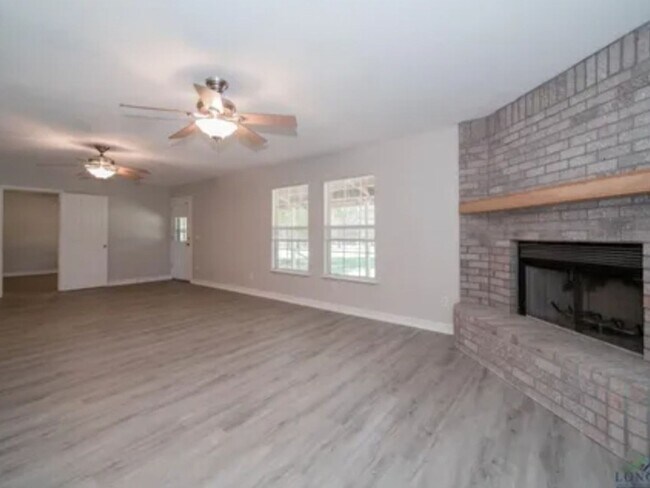 Building Photo - 3 Bedroom Single Family Home in Jefferson