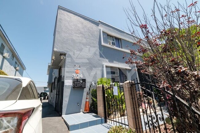 Primary Photo - 2 bed 1 bath unit in Inglewood 90302