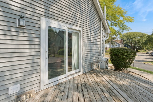 Building Photo - 2791 Wayfaring Ln