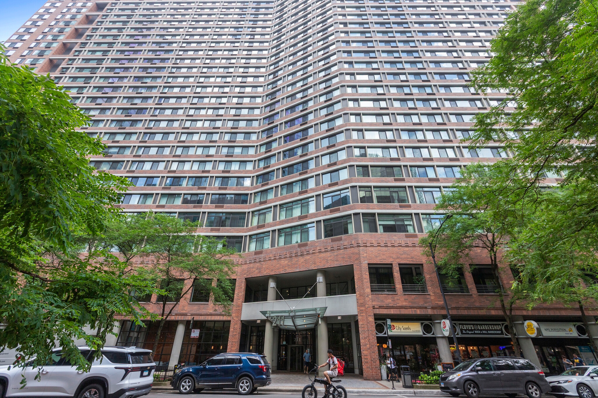 Building Photo - 211 E Ohio St