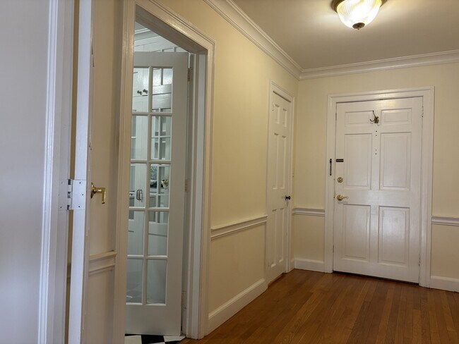 Building Photo - 700 Steamboat Rd