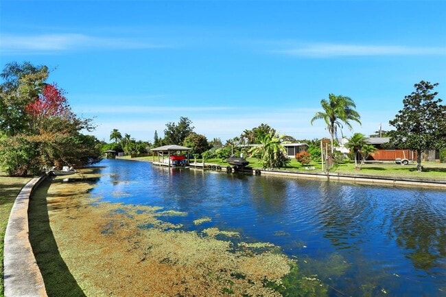 Building Photo - 2705 Gulfstream Rd