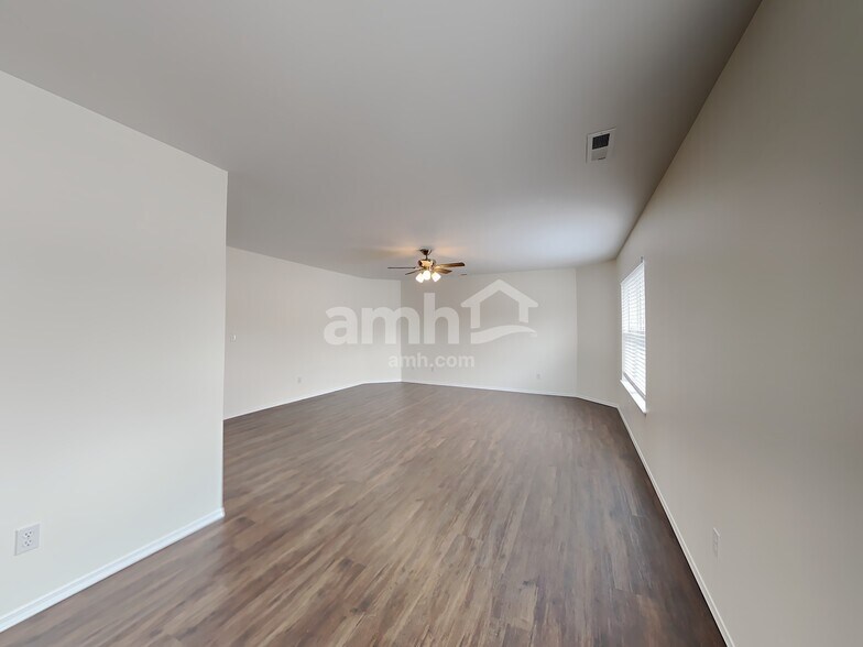 Building Photo - 14915 94th Ave Ct E