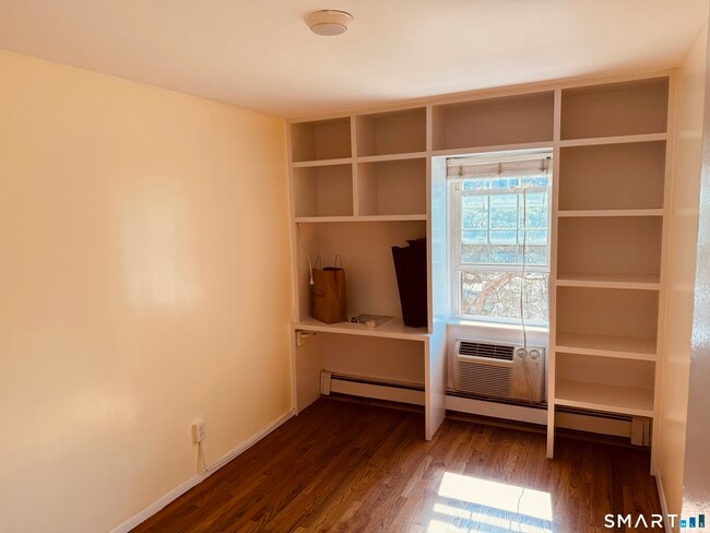 Building Photo - 11 Belltown Rd