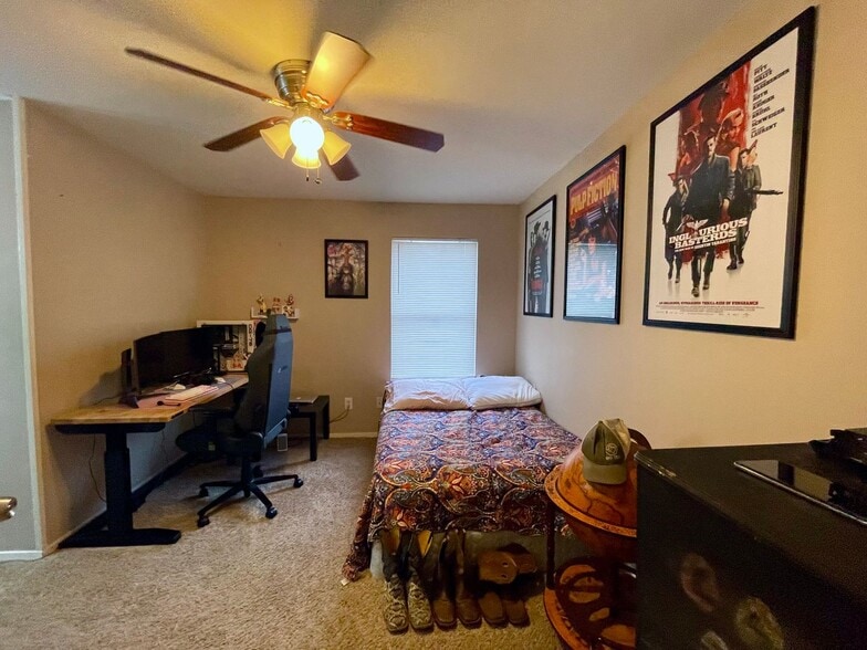 Building Photo - END OF JULY PRE-LEASE  2 Bed, 2.5 Bath Condo Near Campus On Bus Route!