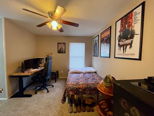 Building Photo - END OF JULY PRE-LEASE  2 Bed, 2.5 Bath Condo Near Campus On Bus Route!