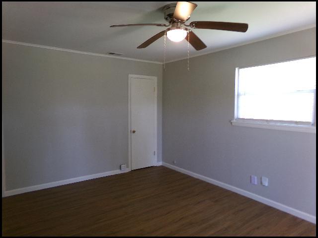 Building Photo - 2107 Muldrow Dr