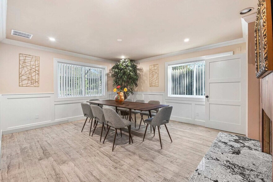 Building Photo - 366 34th Ct SW