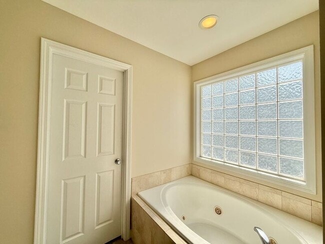 Building Photo - 5944 Kohler Ln