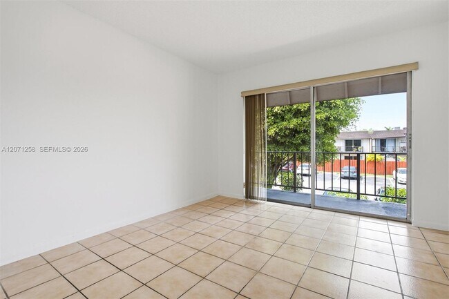 Building Photo - 810 SW 129th Pl