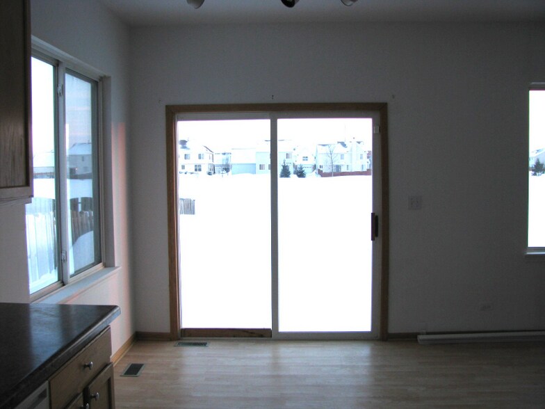 Building Photo - 357 Waterbury Dr