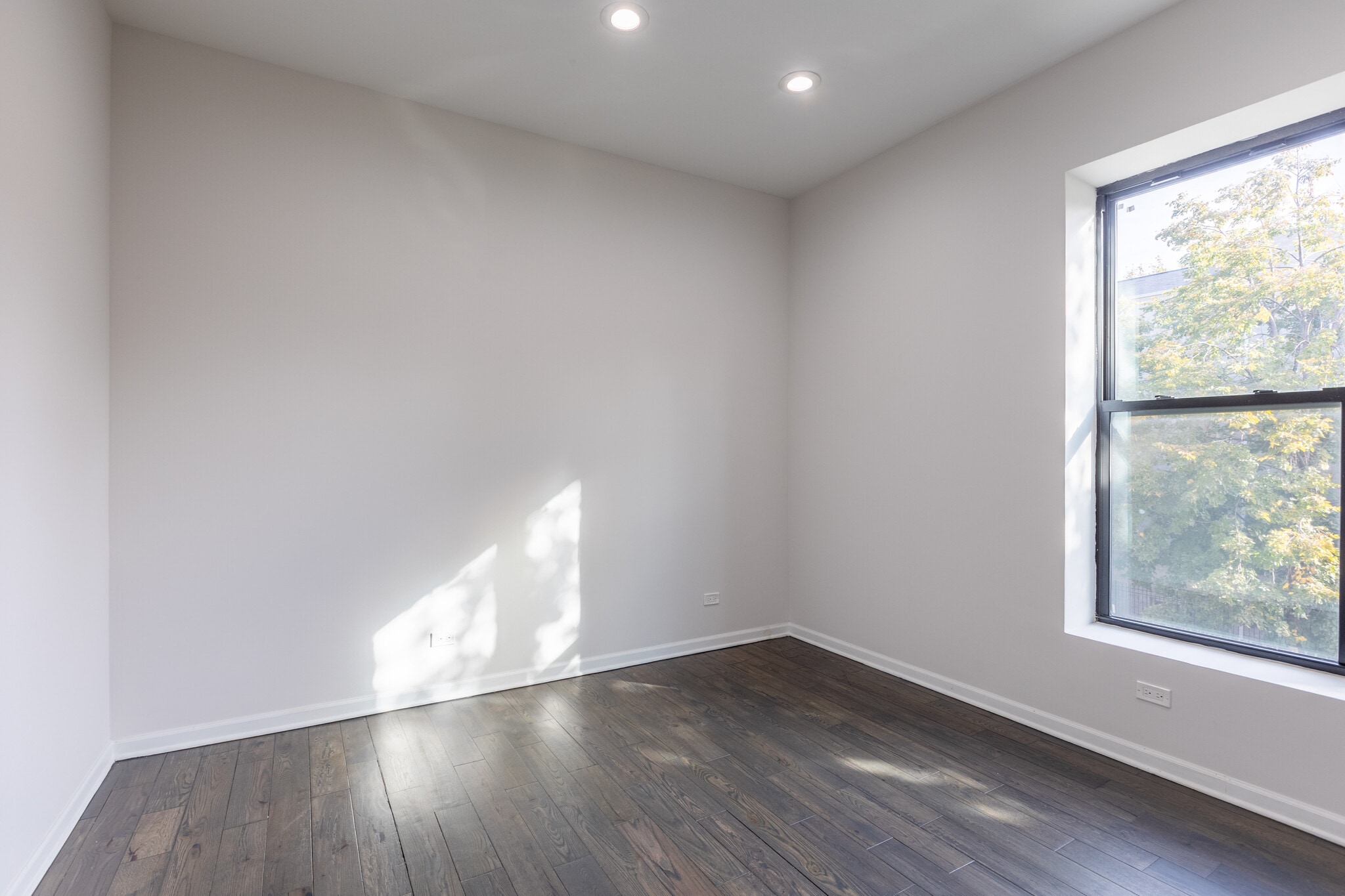 Building Photo - 2701 W Thomas St