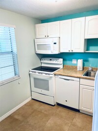 Building Photo - 7839 Golf Cir Dr