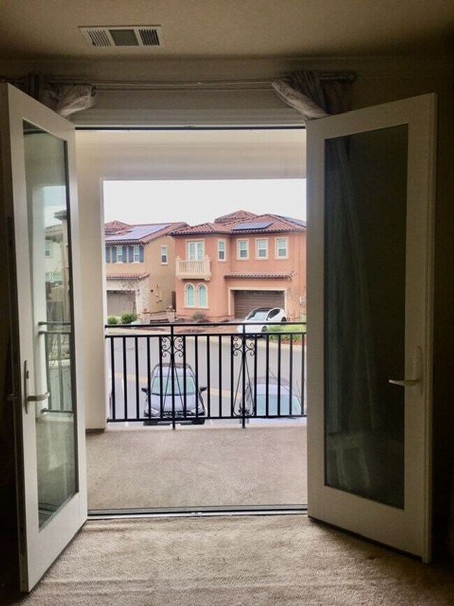 Building Photo - Terrific 4 bed 3.5 Home in Wonderful San Ramon! Great Schools, Shopping, Restaurants!
