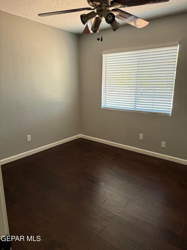 Building Photo - 323 Rio Tinto Dr