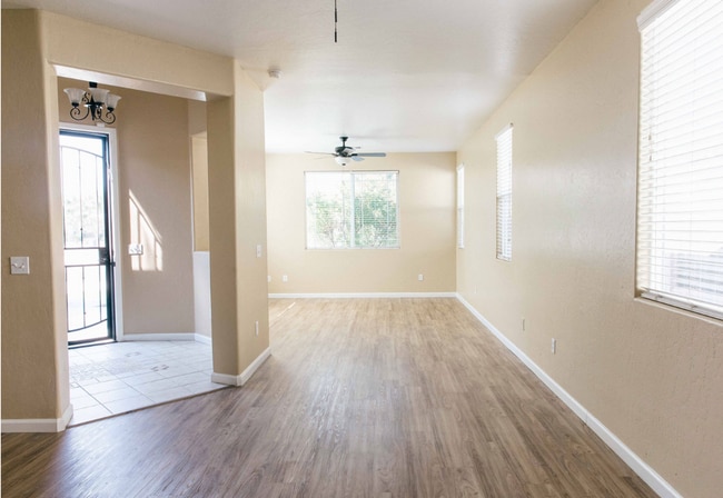 Building Photo - 1762 Champagne St