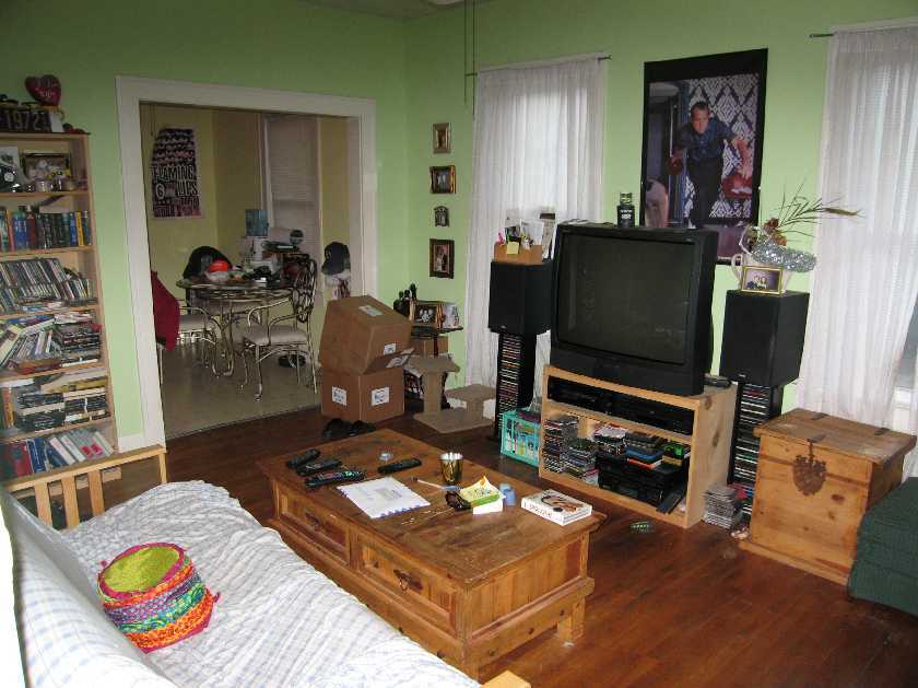 view from living room into kitchen - 1307 E 28th St