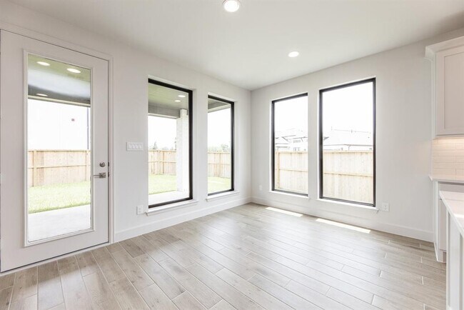 Building Photo - 10902 Overlook Pt Dr