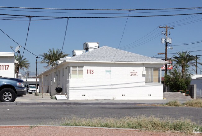 Building Photo - 1113 S 3rd St